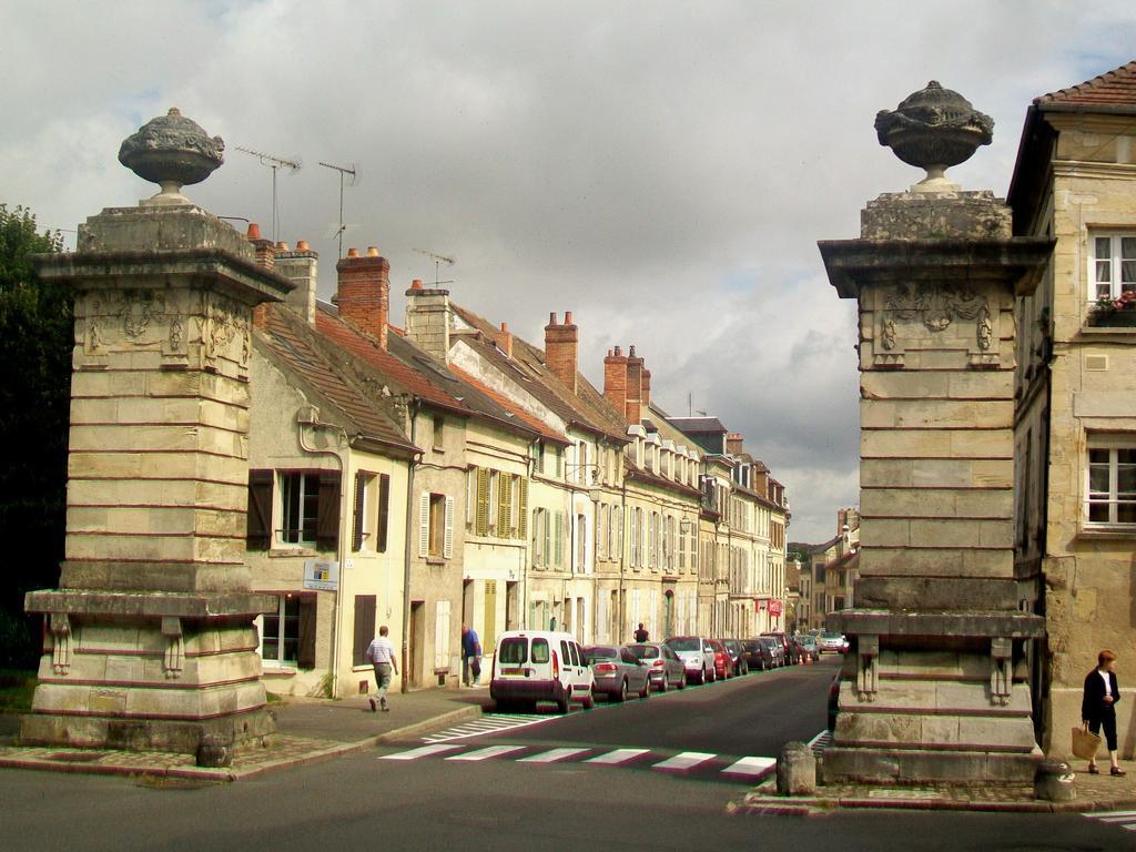 Maison De Ville Bed & Breakfast Magny-en-Vexin Exterior foto