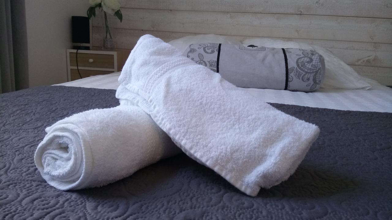 Maison De Ville Bed & Breakfast Magny-en-Vexin Exterior foto